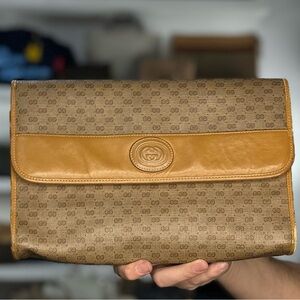 GUCCI MICRO GG CLUTCH